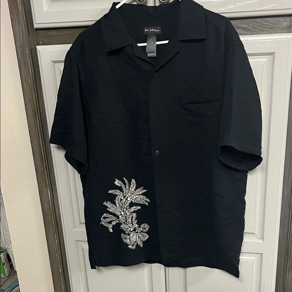 Axcess Men Black Button-Front Shirt with Subtle Red Accent